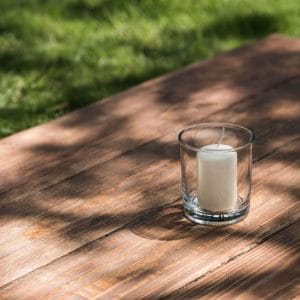 niskie szklane świeczniki